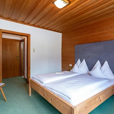 Der Pfindlhof Guest house